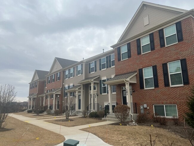 Photo - 285 Lakeshore Dr