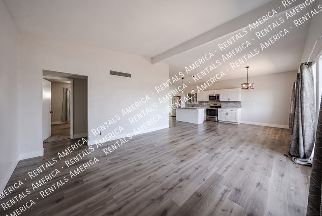 2110 W Greenbriar Dr