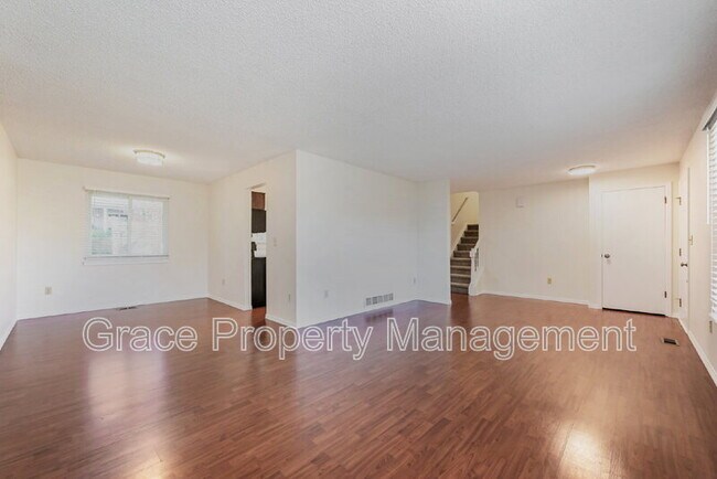 Photo - 580 E Kettle Ave
