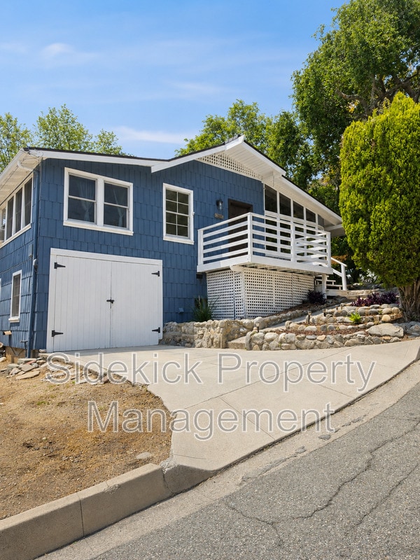 Building Photo - 730 Orange Dr