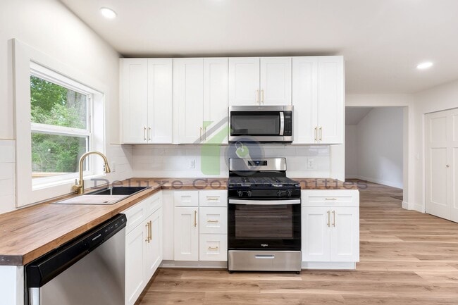 Photo - STUNNING 2 BEDROOM ON LAKE FRONT!!! Completely Remodeled!!