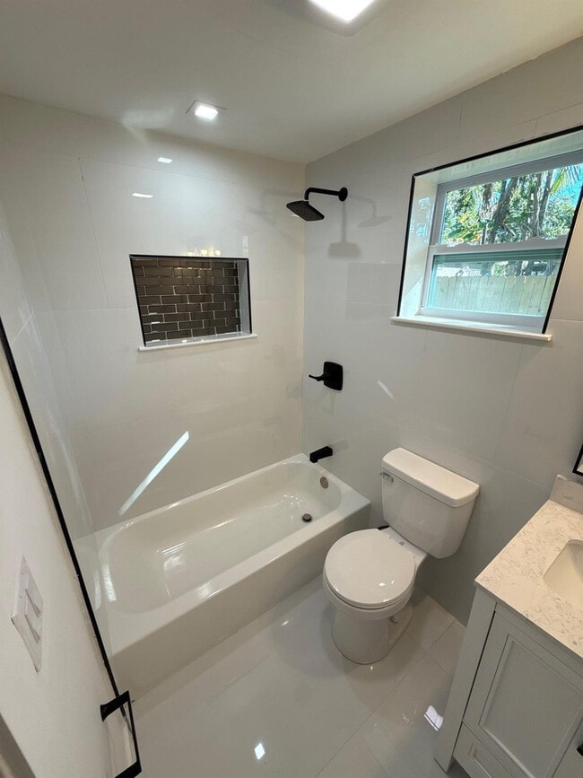 Photo - 1282 NW 35th St Unit 04