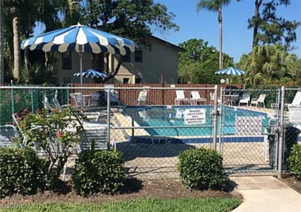 Photo - 5713 Foxlake Dr Unit 5