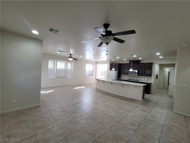 Building Photo - 5564 Bethany Bend Dr