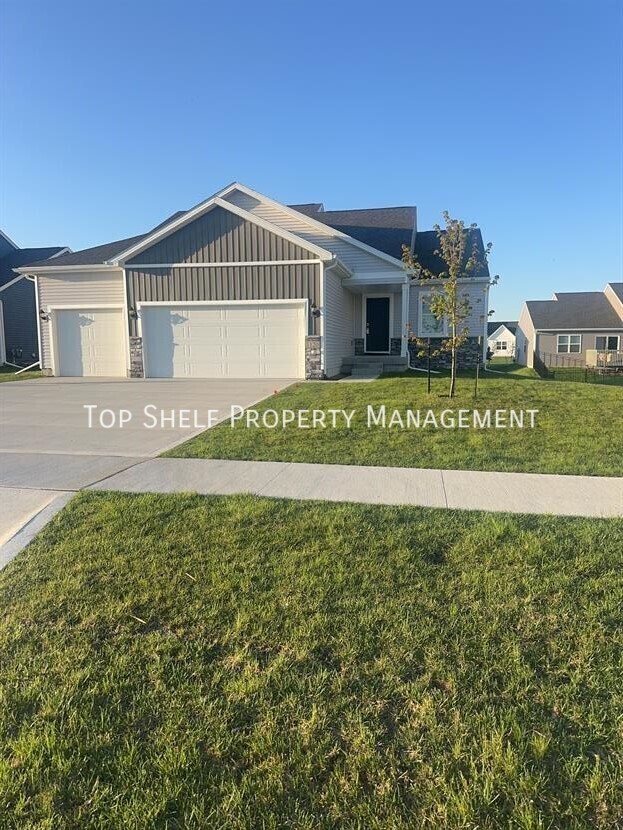 Photo - 1120 Northview Dr House