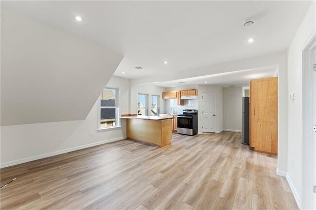30 Allen Ave Unit 3