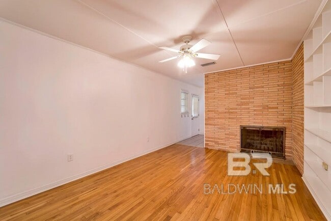 Photo - 359 Wisteria St