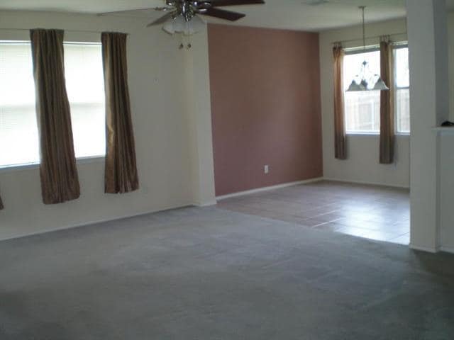 Photo - 2213 Willow Dr