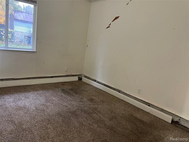 Photo - 6482 Riverdale Rd