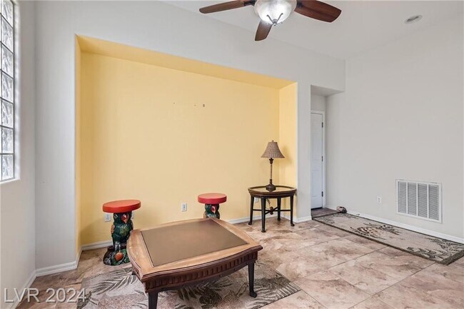 Photo - 348 Hanbury Manor Ln