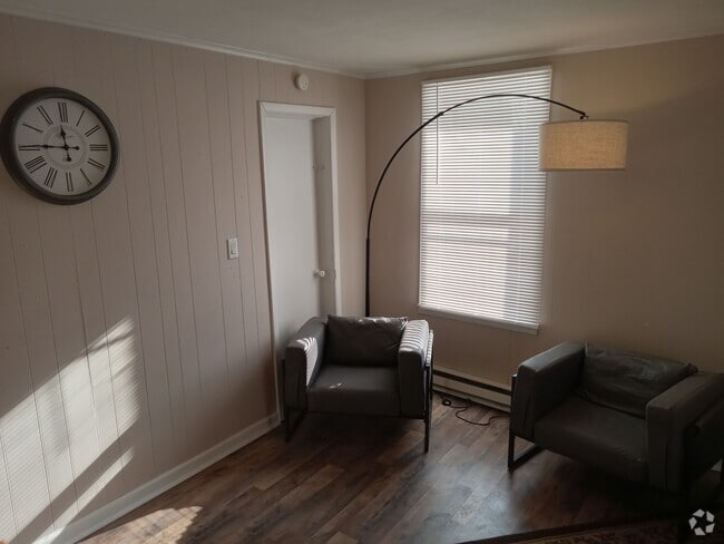 Building Photo - 141 W Schuyler St Unit 2 Rental