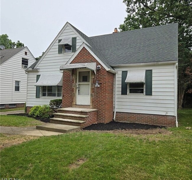 Building Photo - 331 E 264th St Rental