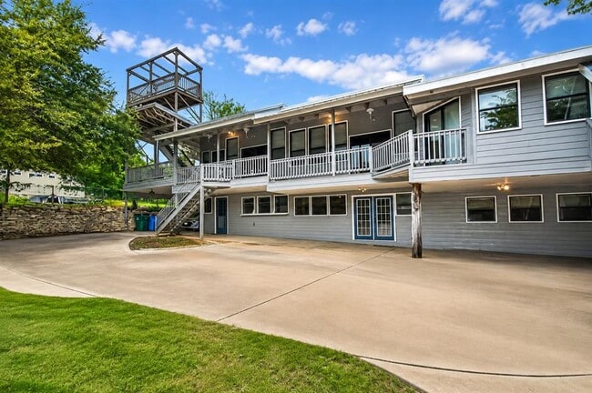 Building Photo - 16216 Stewart Rd Unit B