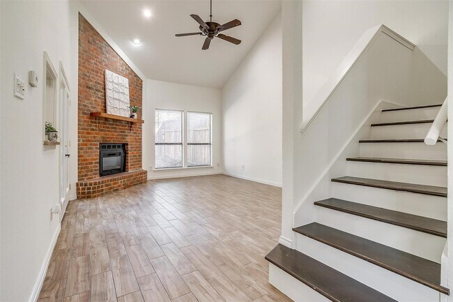 Photo - 115 Brentwood Ct