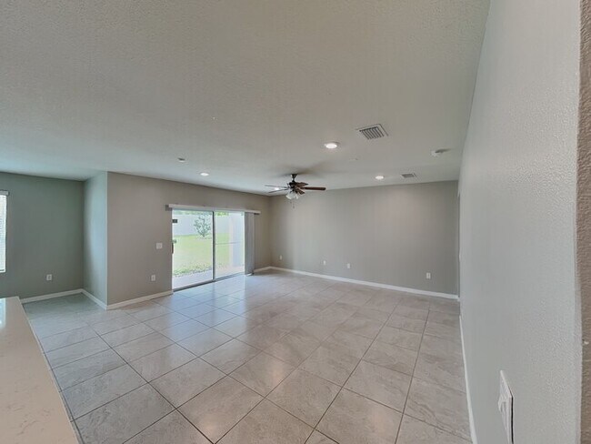 Photo - 837 Rivers Crossing St