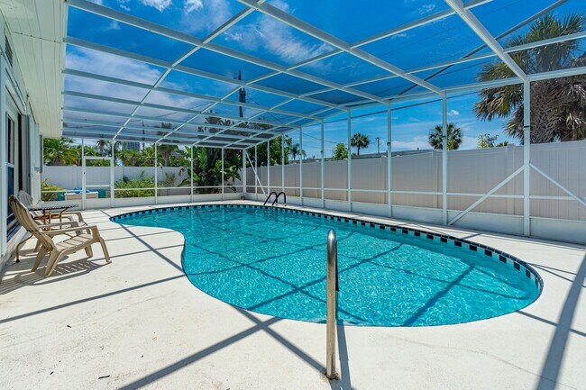 Building Photo - 94 Ivanhoe Dr