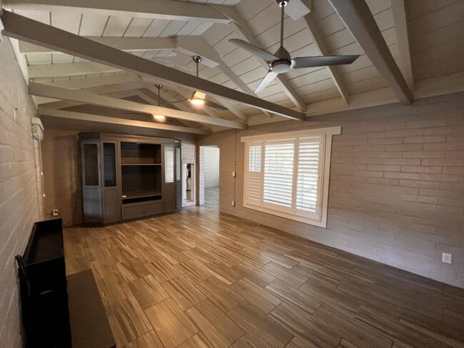 Photo - 1039 Poplar St