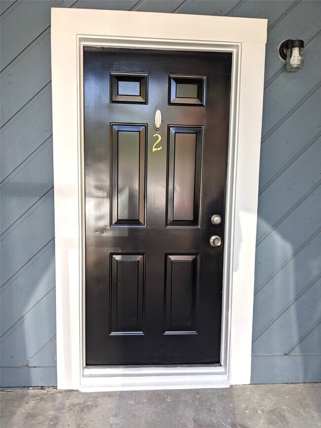 Photo - 704 E 22nd St Unit 2