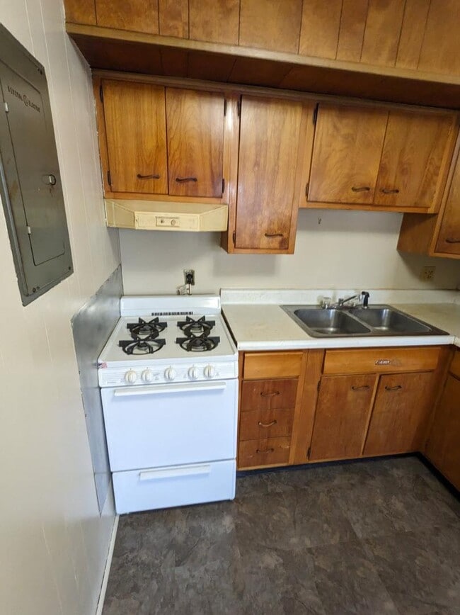 Photo - 501 W Adams St