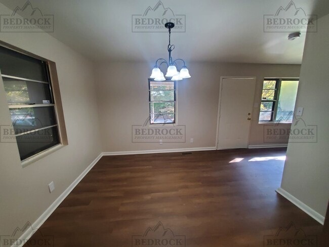 Photo - 2800 Cave Ave NW