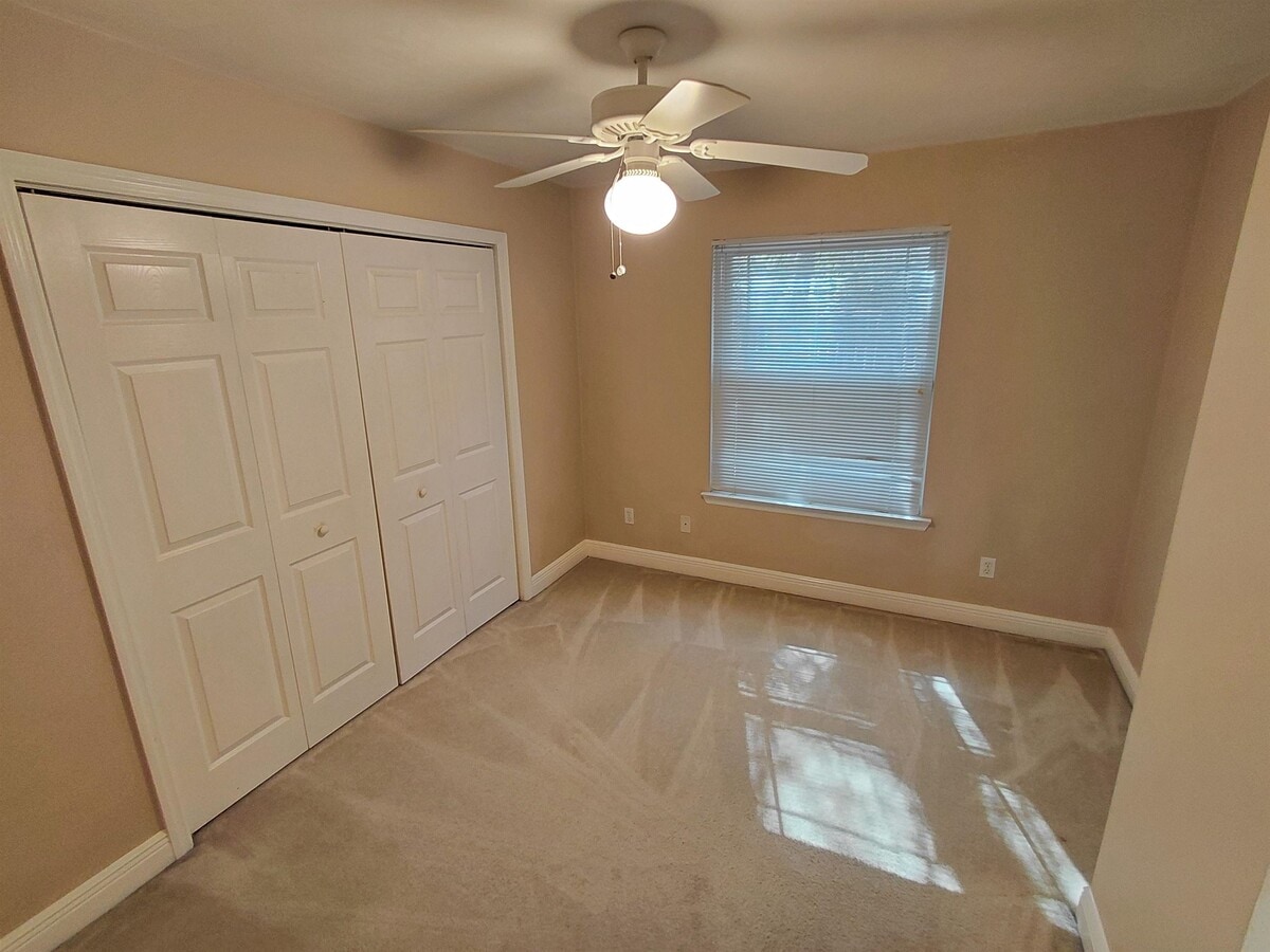 Photo - 1810 Newman Ln