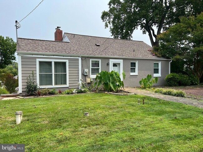 Photo - 504 Walnut Dr