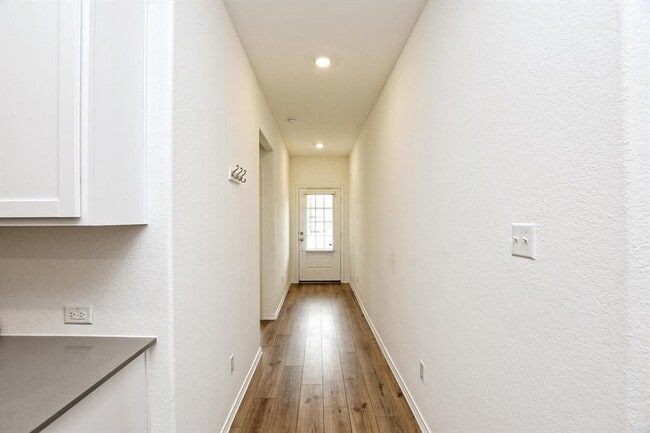 Photo - 2108 Golden Grain Ln