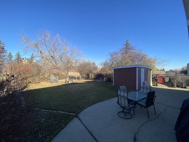 Photo - 10704-10743 43 Ave NW