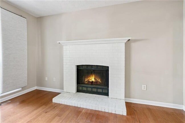 Photo - 1333 Laura Ln