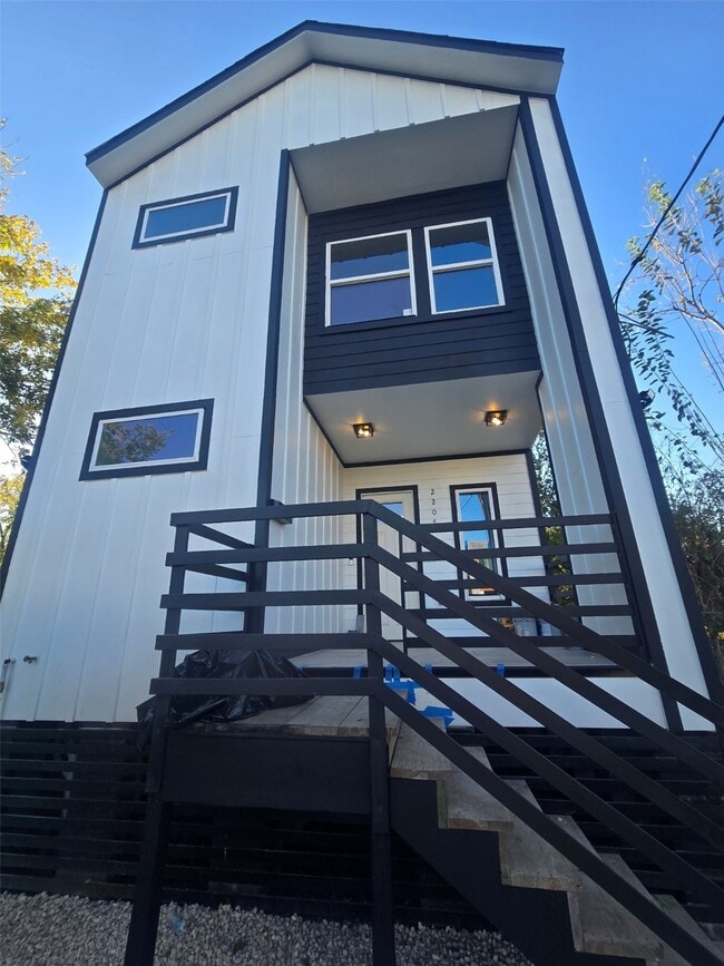 Photo - 2207 Des Chaumes St