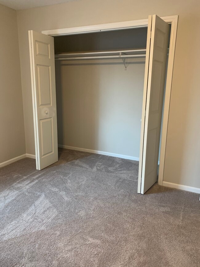 Hickory East 2 Bedroom - Apartments on 20th