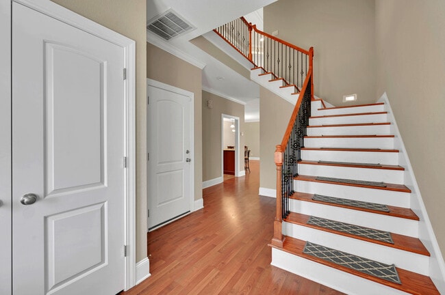 Photo - 2401 Dovedale Ct