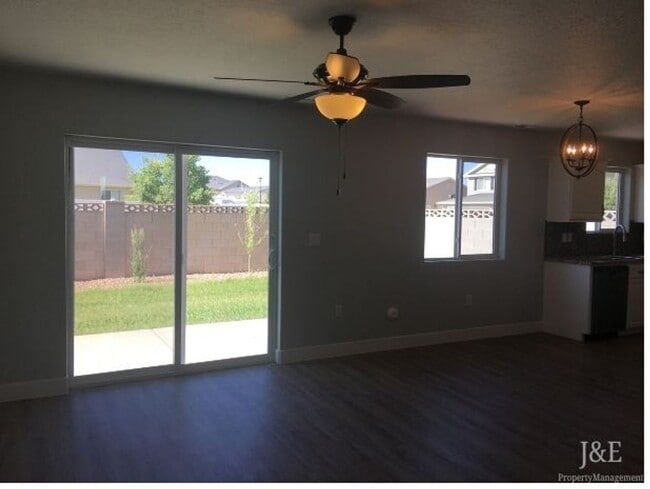 Photo - 537 W 2150 N