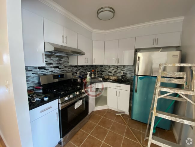 Building Photo - 286 Balcom Ave Rental