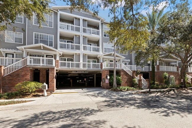 Building Photo - 800 S Dakota Ave Unit 214
