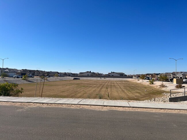 Photo - San Luis AZ, Three Bedroom 2 Bath Corner Lot Home with Additional Parking