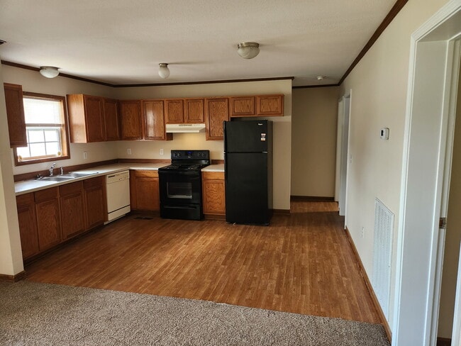 Photo - 130 Meadows Ln