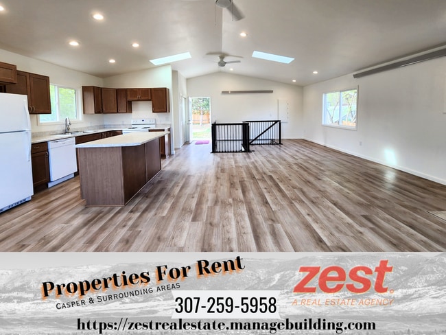 Photo - 629 E 12th St