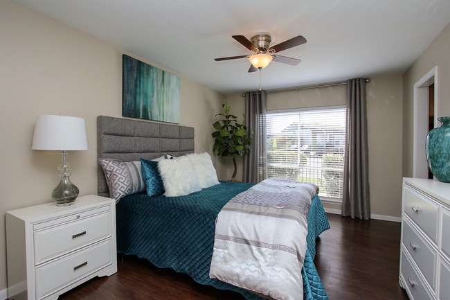 Woods of Spring Grove Apartments