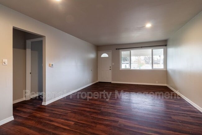 Photo - 2915 Neals Ln