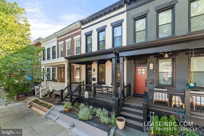 Photo - 121 15th St SE