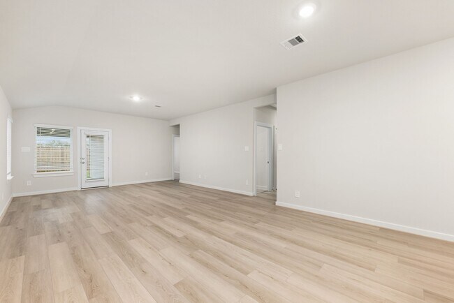 Photo - 6611 Castella Dr