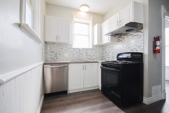 Building Photo - Cool One-Bedroom By Kitchener GO Station Unit B