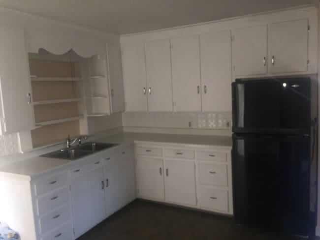 Building Photo - 42 Beach Ave Unit #3