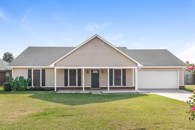 Building Photo - 1329 Annesdale Dr Rental