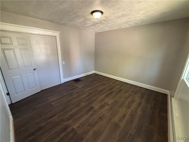 Photo - 1070 S Geddes St