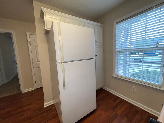 Photo - 201 Satomi Way