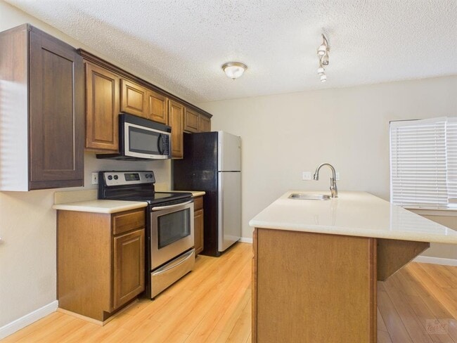 Building Photo - 2408 Longview St Unit 101 Rental