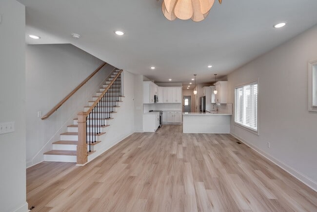 Photo - 2401 Inga St