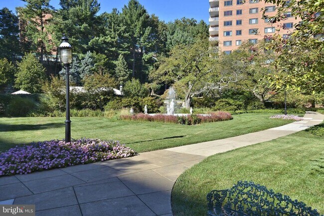Photo - Welcome to The Towers!! This gem of a studio is nestled in a quiet neighborhood in Wesley Heights.